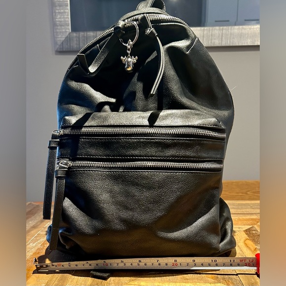 Forever 21 faux leather backpack - Picture 1 of 2